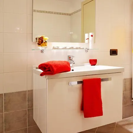 Apartment Griante No 1